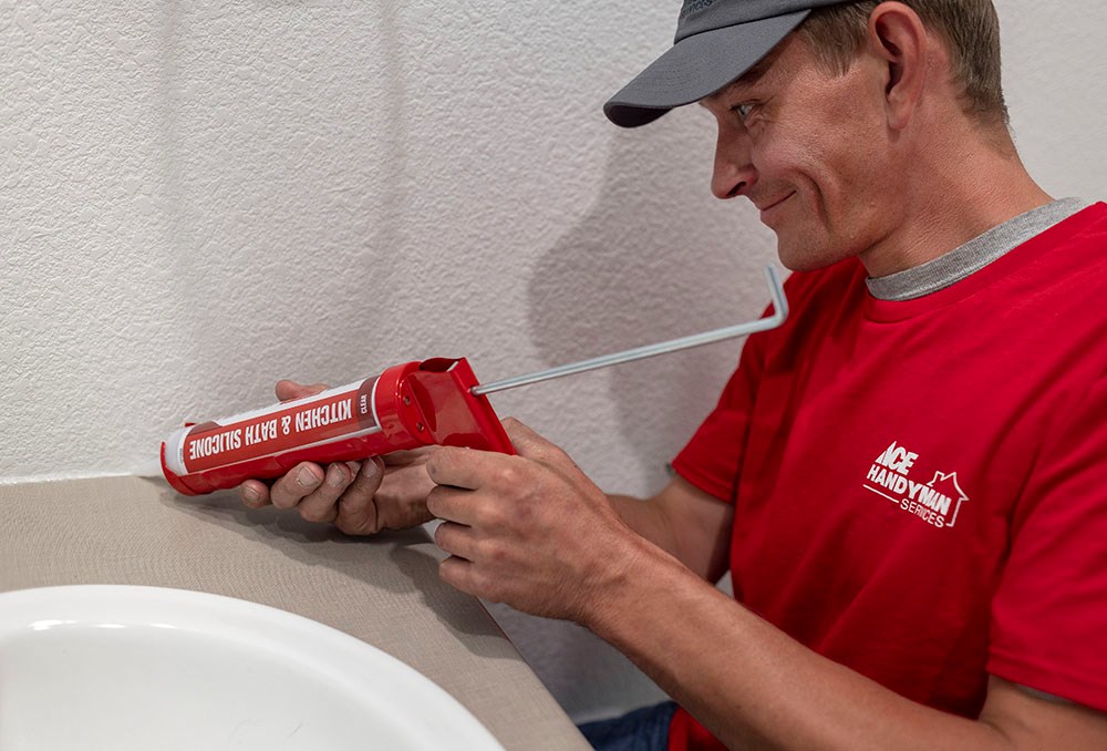 Handyman Caulking Bathroom
