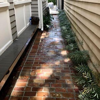 Queen Street Post Pressure Wash