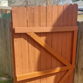 Gate Stain - Hurst, TX