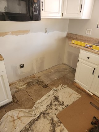 Ace Handyman Services Kitchen Cabinet and Countertop Install in Gilbert Before