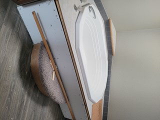 Tile and bathtub surround