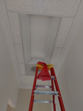 Ace Handyman Services fluorescent light project in Port St. Lucie, FL