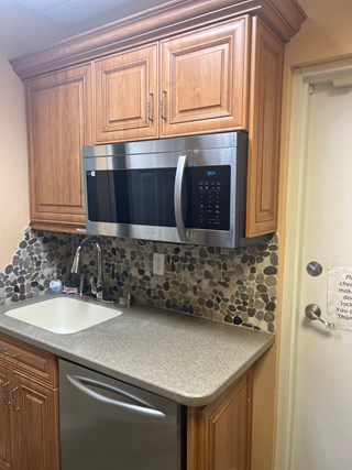 Ace Handyman Services microwave replacement after photo  in Port St. Lucie, FL