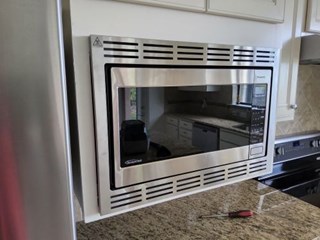Microwave with Metal Trim Kit