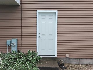 Ace Handyman Services of Lincoln Way garage door trim after