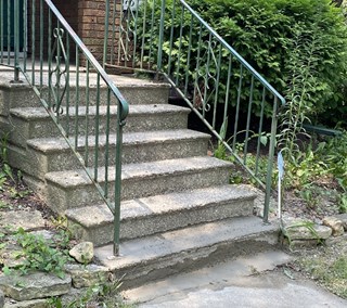 Ace Handyman Services of Lincoln Way repaired concrete steps