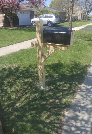 Ace Handyman Services of Lincoln Way mailbox replacement before