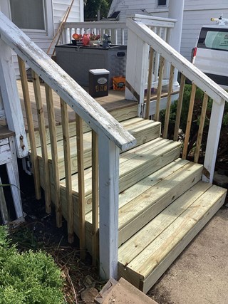 Front porch step replacement in Cedar Rapids, IA