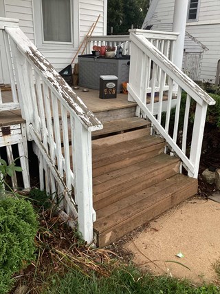 Front porch step replacement in Cedar Rapids, IA
