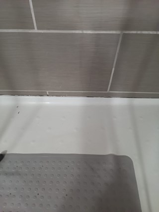 Ace Handyman Services Project in Des Moines, IA -  Caulk Refresh