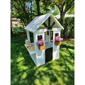 playhouse, play house, 2mamabees, Bloomfield Township Ace Handyman Services Bloomfield