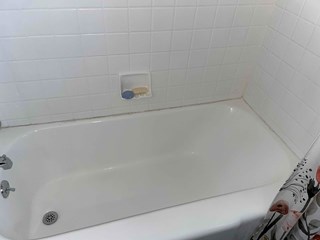 Before: Bathtub Caulking Refresh