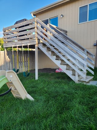 Replacing deck railings before in Omaha