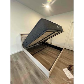 Assemble a King Size Bed