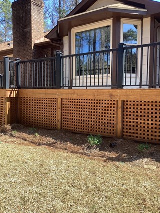 wood-lattice-after-staining-completed-by-handyman-service