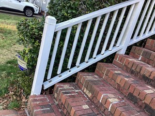 visible-damaged-wood-railing