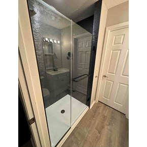 Bathroom Remodel Using Onyx Collection Products in New Albany, Ohio