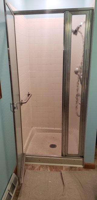 Before bathroom remodel in Blacklick, Ohio 