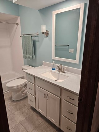 After Ace Handyman Services remodeling this bathroom in Westerville, Ohio using Onyx Collection Products