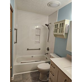 Ace Handyman Services completed a bathroom remodel in Hilliard, Ohio using Onyx Collection products, Shaw flooring, and Delta fixtures