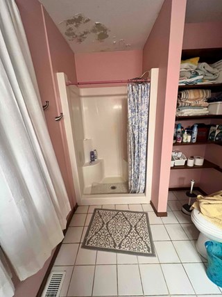 Before Ace Handyman Services remodeled this bathroom in Baltimore, Ohio
