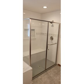 Ace Handyman Services completed a bathroom remodel in Columbus, Ohio using Onyx Collection products