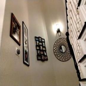 Hang wall decor, Hang Pictures in Central Houston