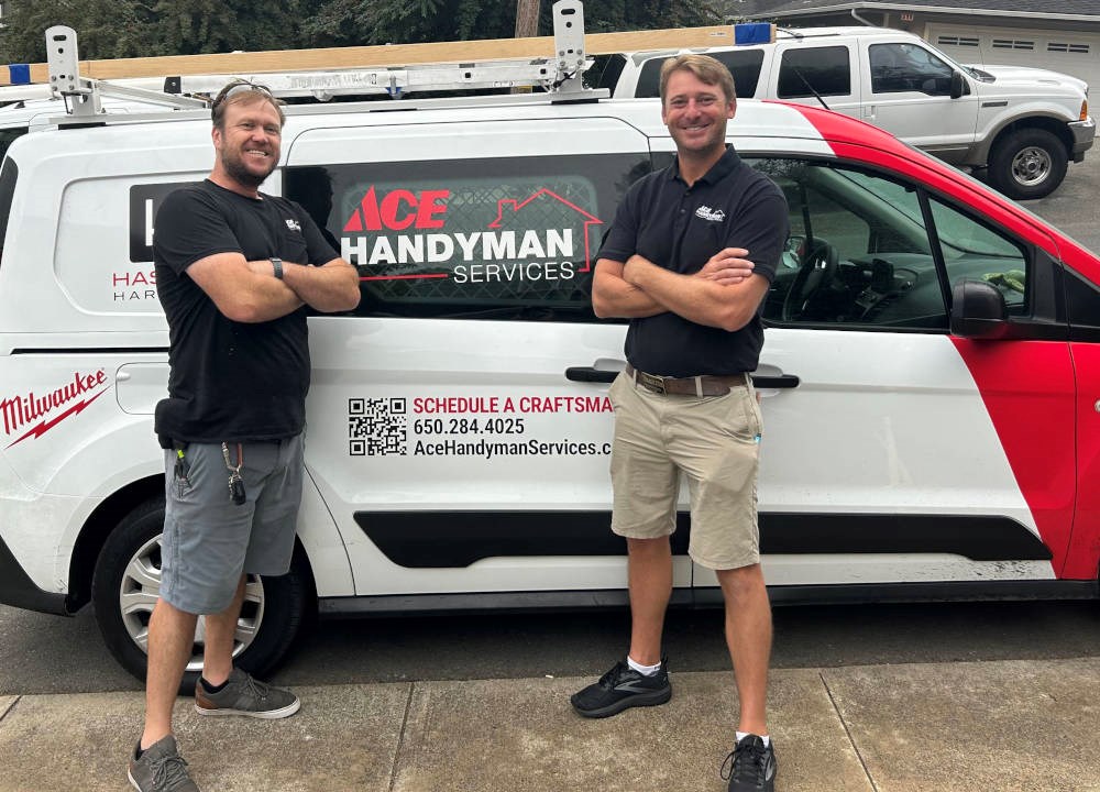 https://acehandyman-dss.ingeniuxondemand.com/Images/Offices/California/Hassett/Lucas_and_Richard_with_HassettAHS_truck_t_smallfilesize.jpg