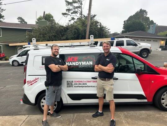 https://acehandyman-dss.ingeniuxondemand.com/Images/Offices/California/Hassett/Team Images/Lucas_and_Richard_with_HassettAHS_truckHassett.jpg