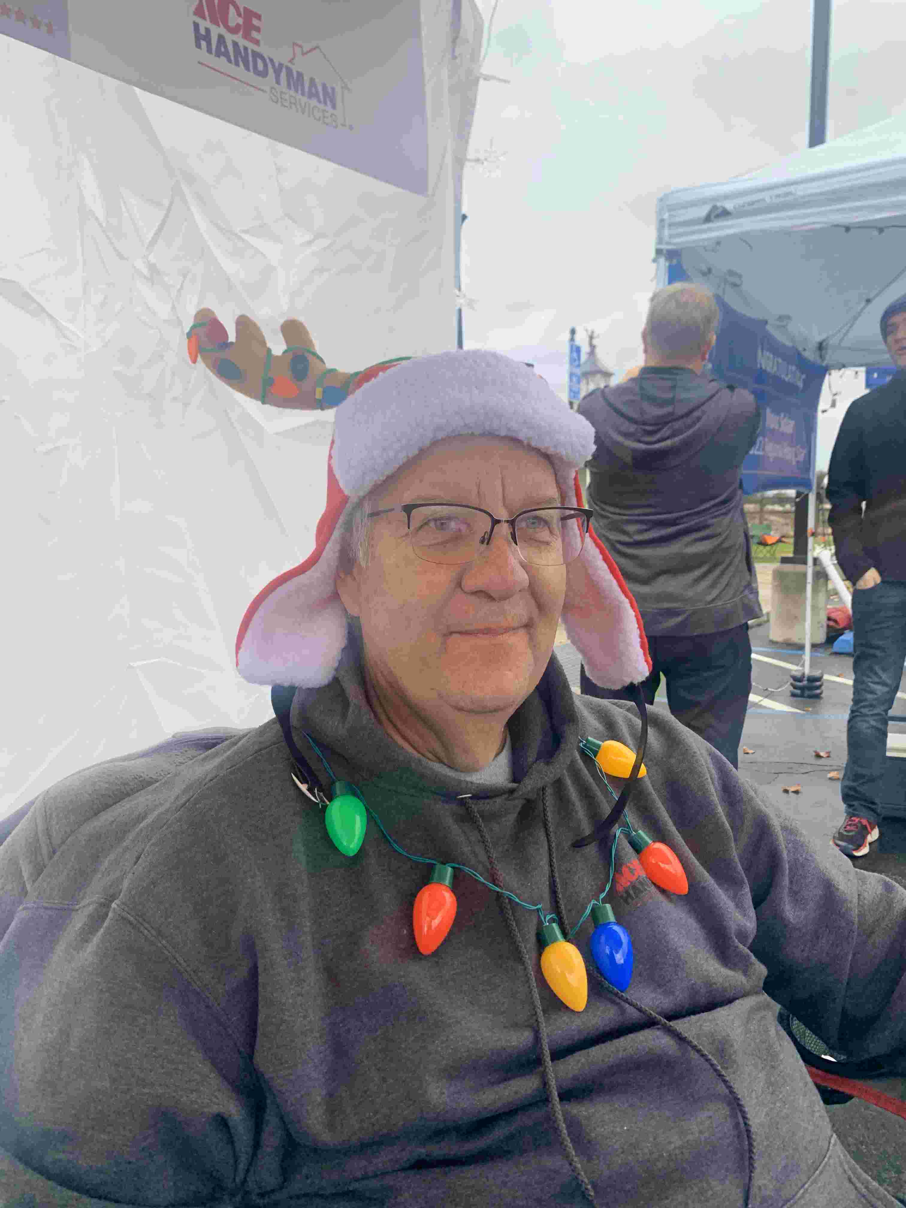 https://acehandyman-dss.ingeniuxondemand.com/Images/Offices/California/Roseville Rocklin/Kent in xmas hat.jpg