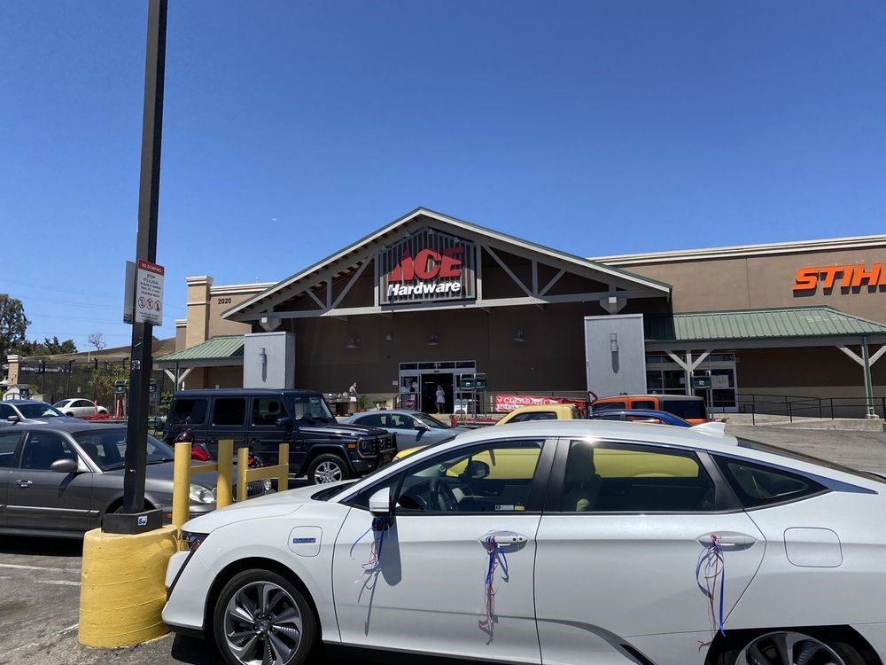 https://acehandyman-dss.ingeniuxondemand.com/Images/Offices/California/South Bay/Blog Images/ace santa monica.jpeg ace hardware santa monica