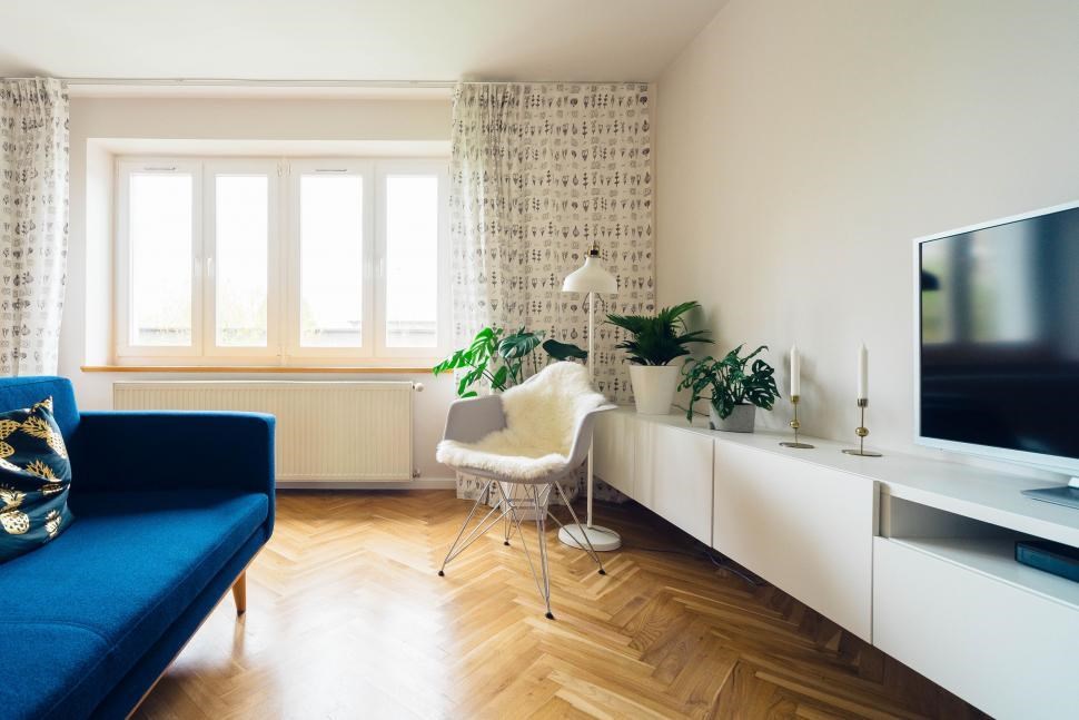 https://acehandyman-dss.ingeniuxondemand.com/Images/Offices/California/South Bay/Blog Images/living room clean white walls.jpeg