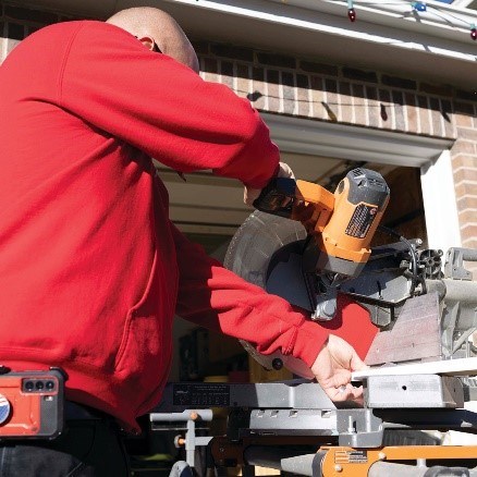 https://acehandyman-dss.ingeniuxondemand.com/Images/Offices/Illinois/Fox Valley/Blog/working.jpg
