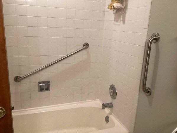 Grab bars inside the tub