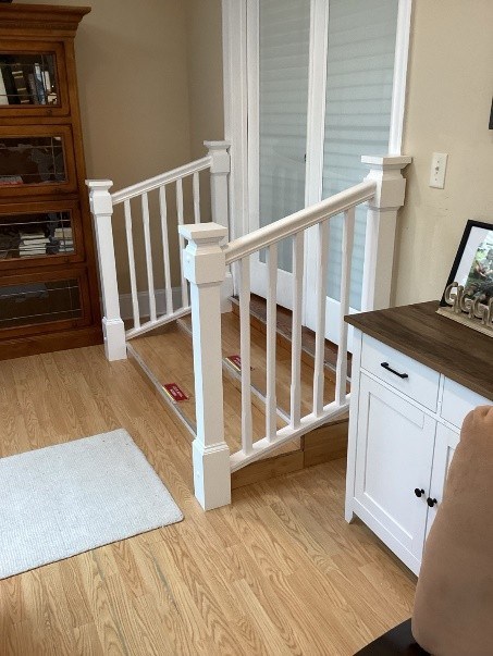 https://acehandyman-dss.ingeniuxondemand.com/Images/Offices/Illinois/Fox Valley/Blog/Something Secure white railing.jpg white interior railing