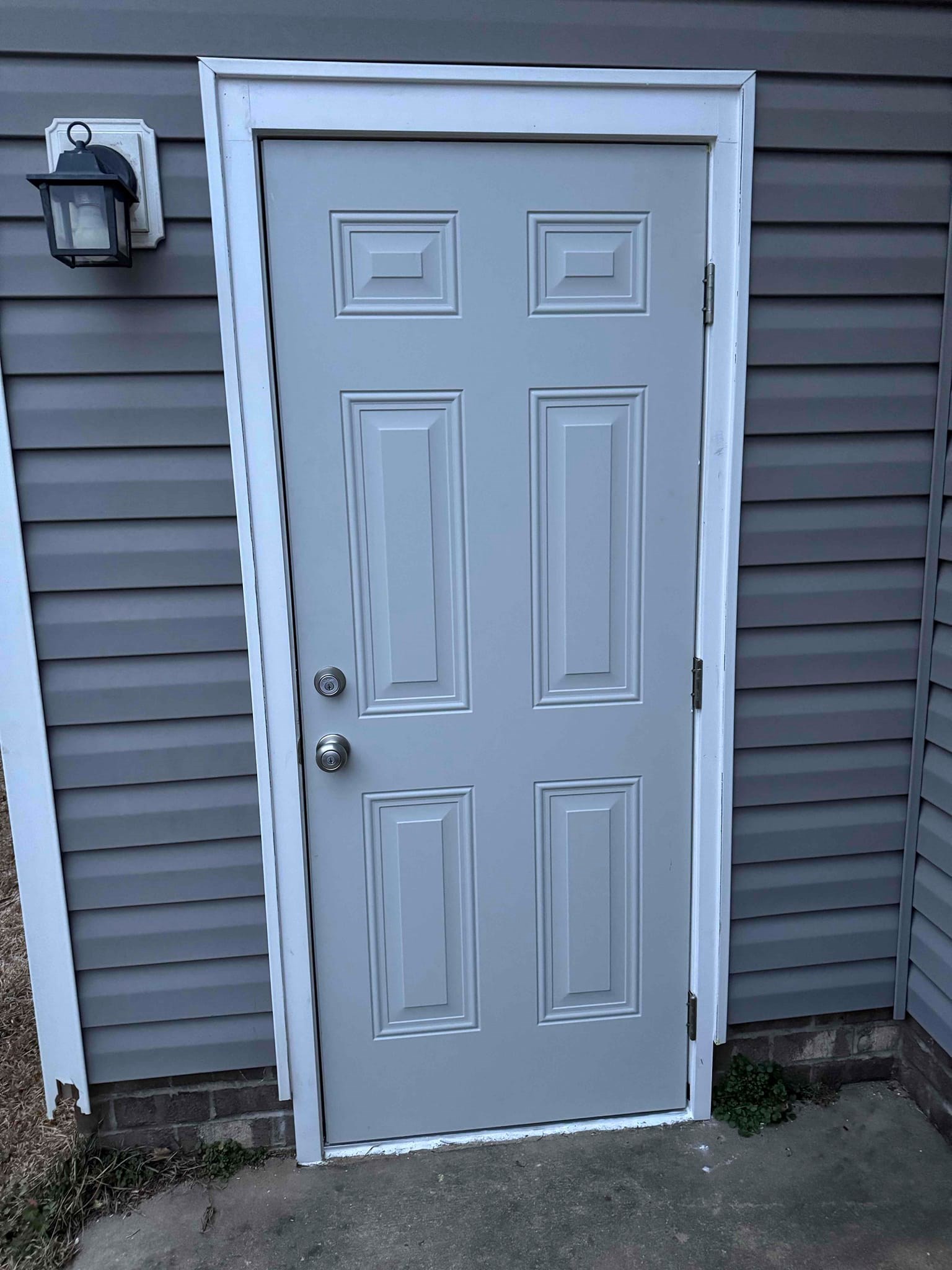 https://acehandyman-dss.ingeniuxondemand.com/Images/Offices/North Carolina/Clayton/30477852-ace-handyman-services-clayton-clayton-nc-exterior-door-repair-after.jpg
