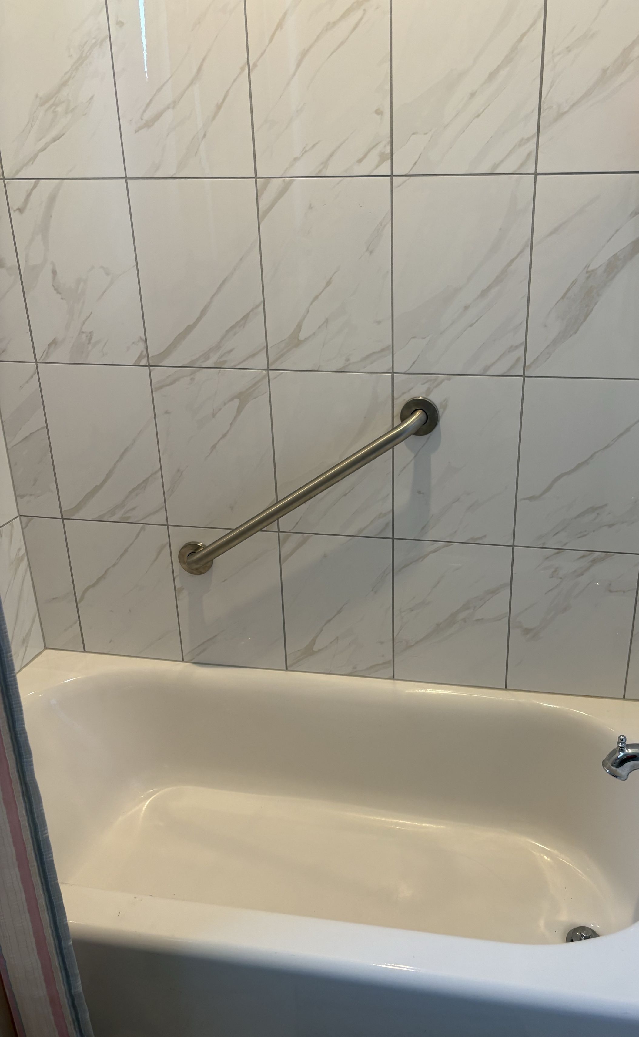 https://acehandyman-dss.ingeniuxondemand.com/Images/Offices/North Carolina/Durham Chapel Hill/49441688-bathroom-grab-bar-install-durham-27703-ncv2.jpg Grab bar installed in Durham NC into tile shower