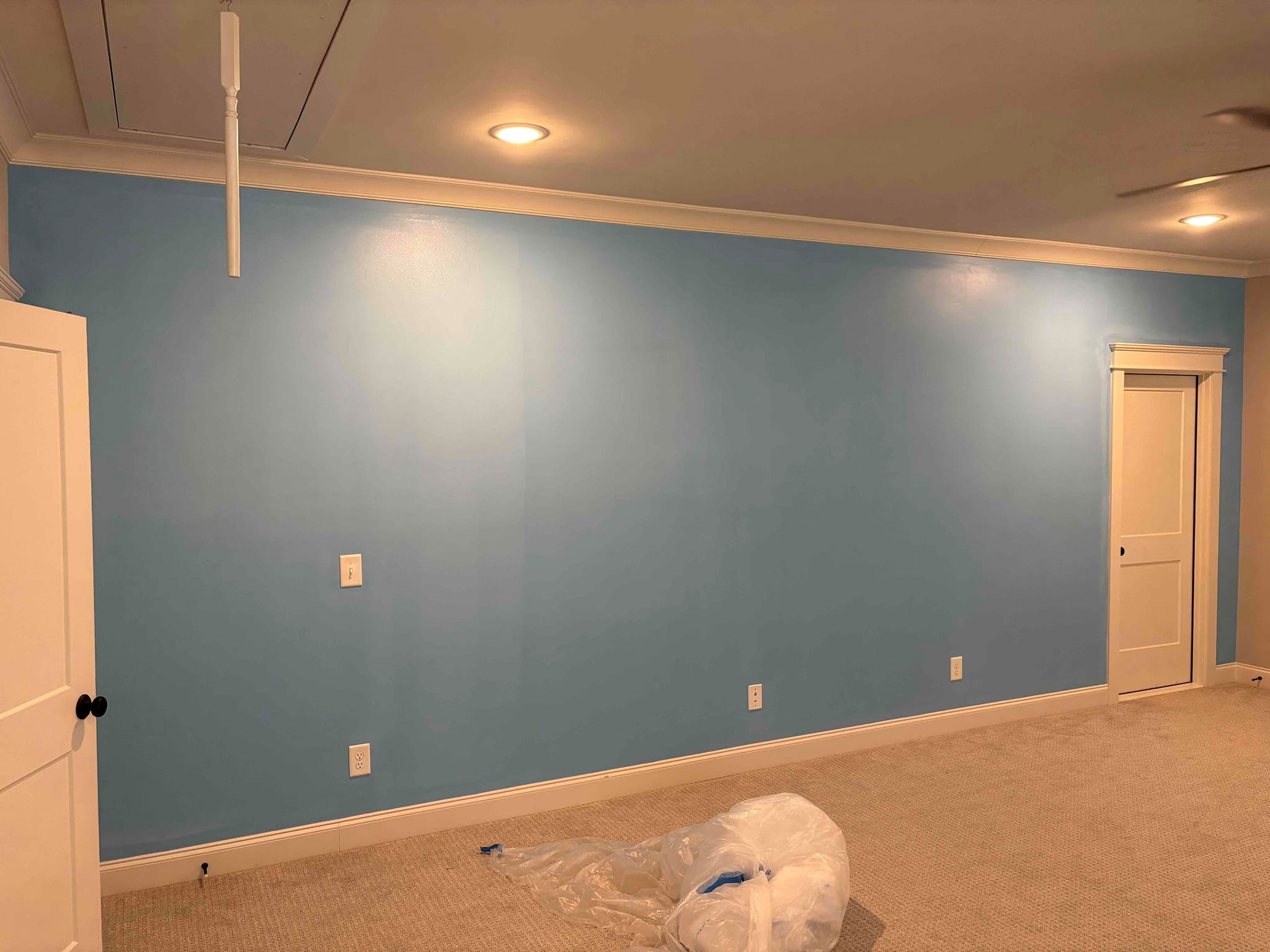 https://acehandyman-dss.ingeniuxondemand.com/Images/Offices/North Carolina/Greater Triangle/Photos/17312547 - after.jpg Freshly painted accent wall in a Wake Forest, NC home