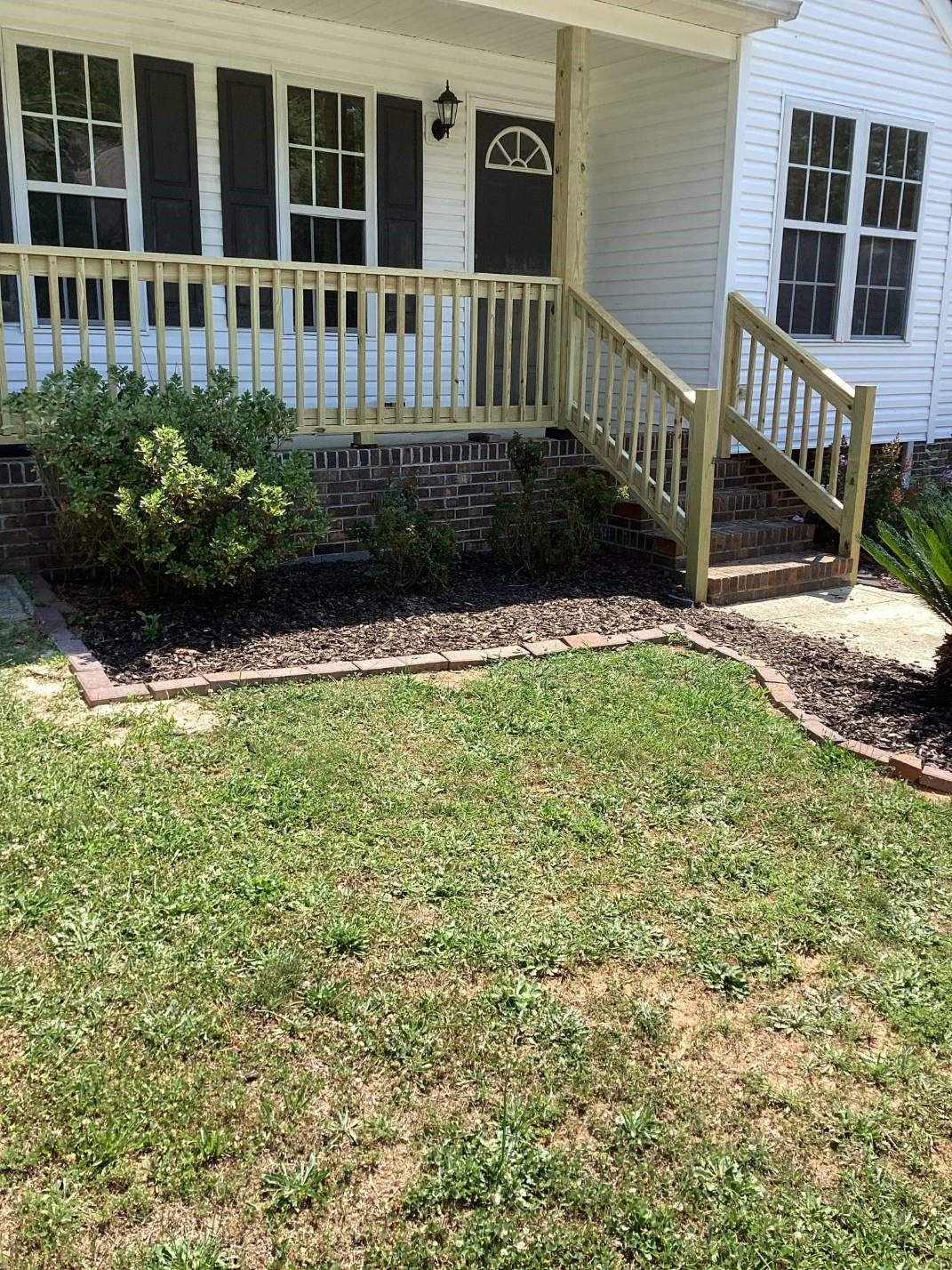 https://acehandyman-dss.ingeniuxondemand.com/Images/Offices/North Carolina/Greater Triangle/images/17964722 - after.jpg Completed railing installation by Ace Handyman Services Greater Triangle