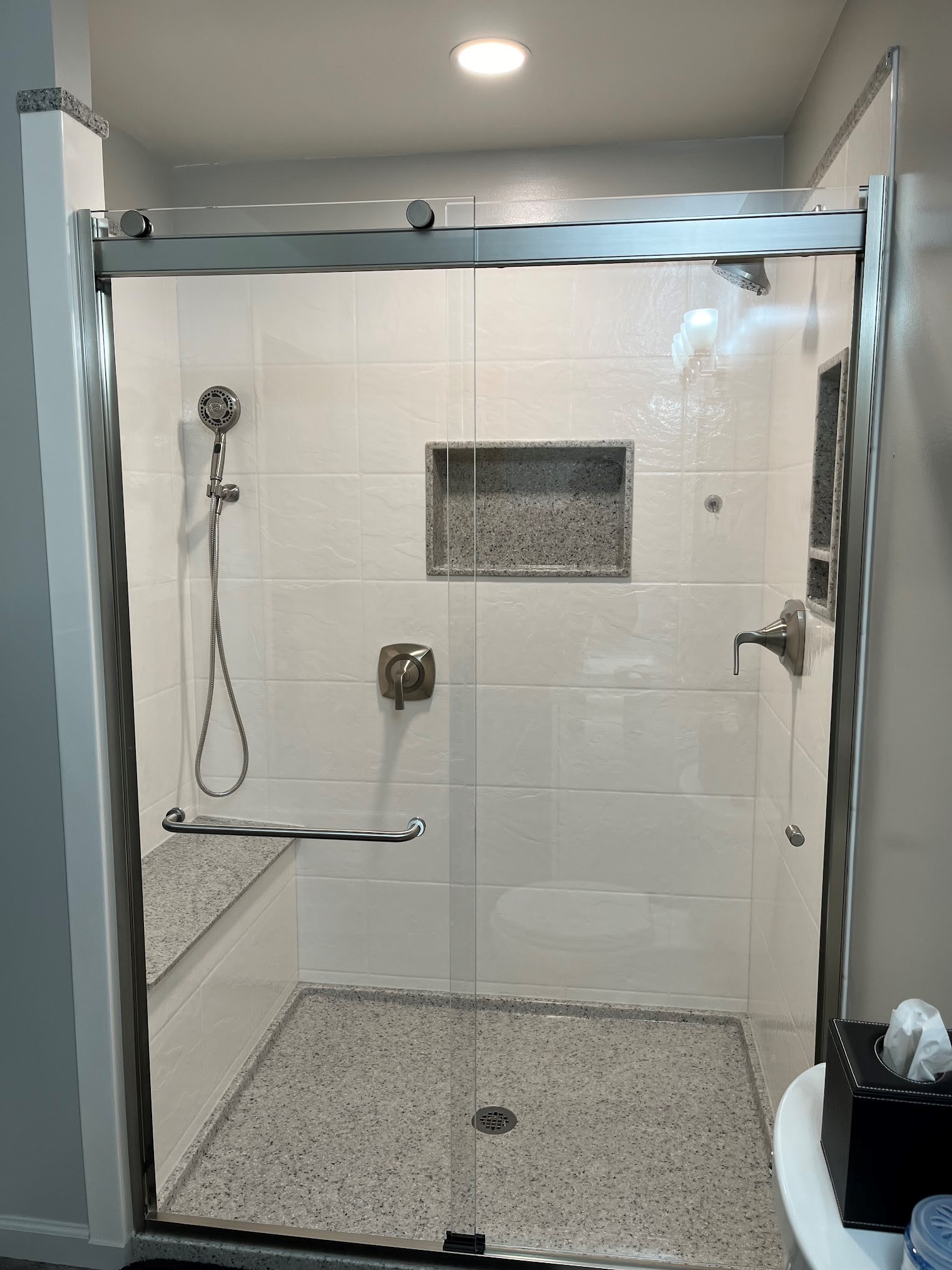 https://acehandyman-dss.ingeniuxondemand.com/Images/Offices/Ohio/East Columbus/images/StandardShower_Bench.jpg Onyx Collection Barn Style Slider