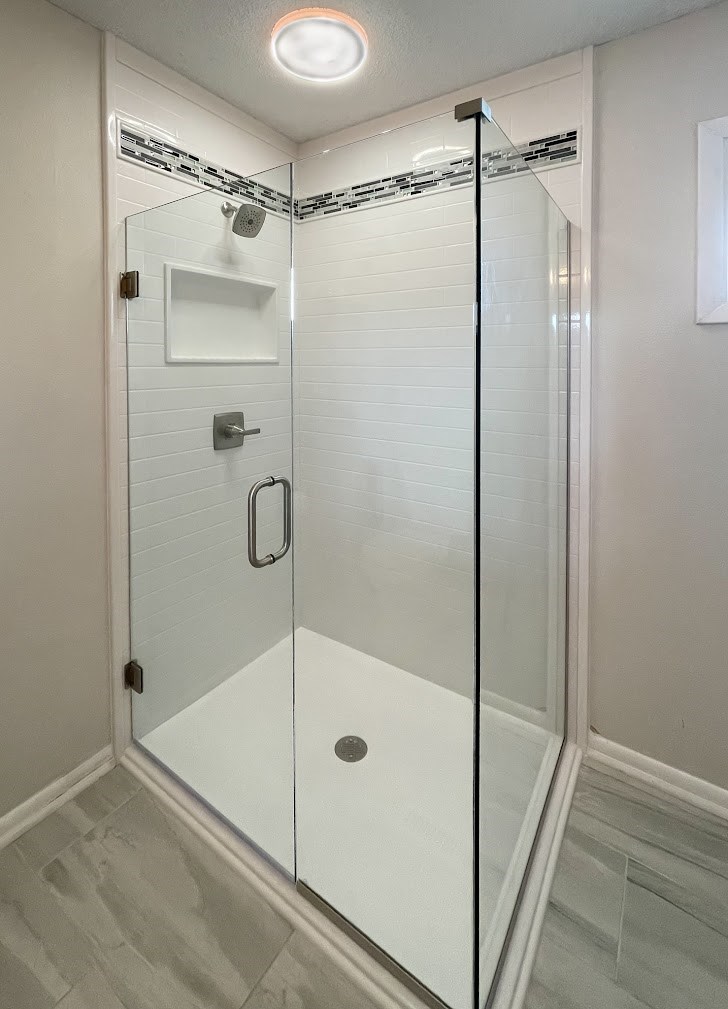 https://acehandyman-dss.ingeniuxondemand.com/Images/Offices/Ohio/Northwest Columbus/images/showersstandard08.jpg