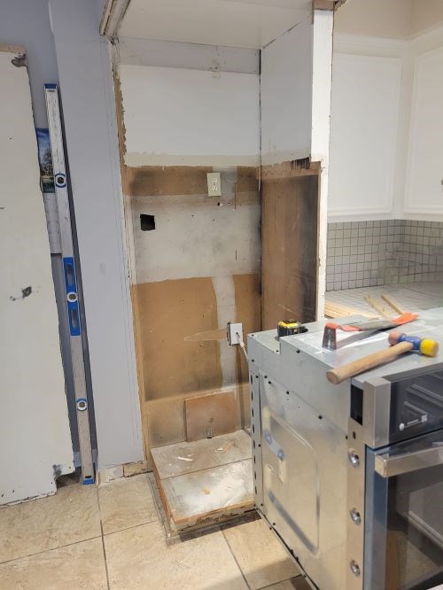 https://acehandyman-dss.ingeniuxondemand.com/Images/Offices/Texas/Pearland/Before and After Images/MICROWAVE BEFORE.jpg