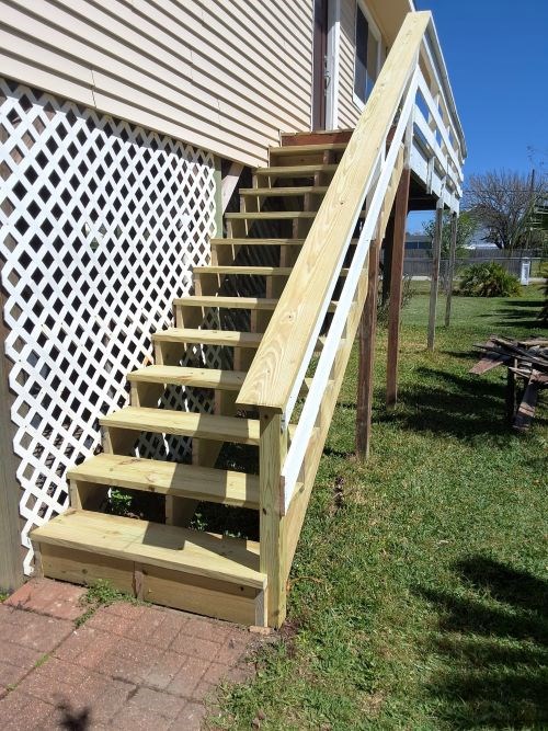 https://acehandyman-dss.ingeniuxondemand.com/Images/Offices/Texas/Pearland/Stair and Porch - After.jpg