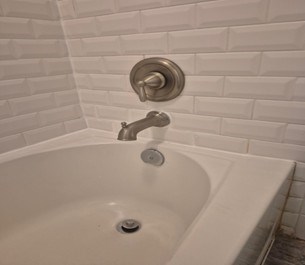 https://acehandyman-dss.ingeniuxondemand.com/Images/Offices/Virginia/Ashburn/Bathroom After.jpg