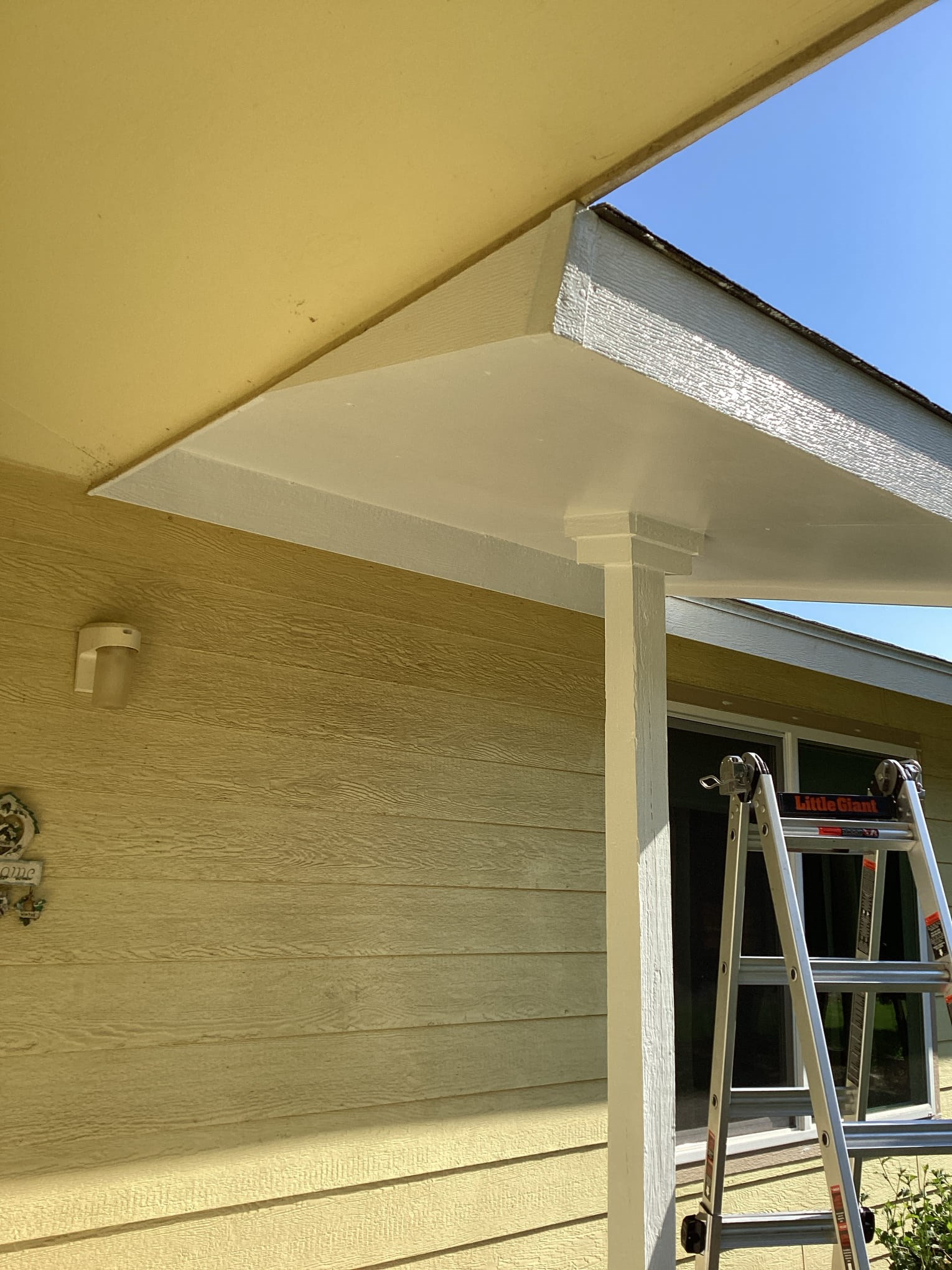 https://acehandyman-dss.ingeniuxondemand.com/Images/Offices/Washington/Tri-Cities Washington/Before and After/August 2024/Soffit And Fascia Repair/Soffit Repair After 1.jpg Local Soffit and Fascia Repair By Ace Handyman Services in Richland, Kennewick, Pasco and West Richland